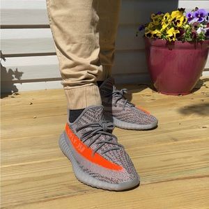 YEEZY BOOST 350 V2 ‘CARBON BELUGA’
